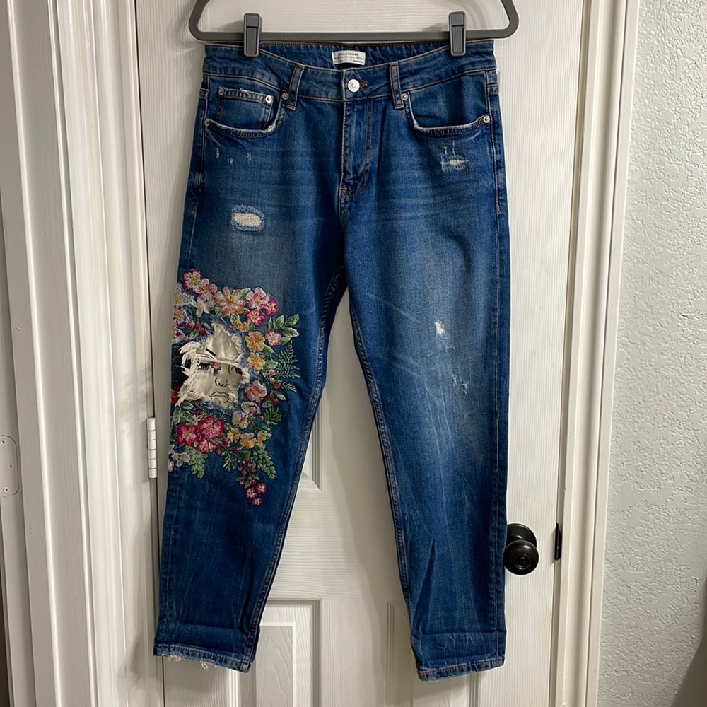 Floral embroidered jeans